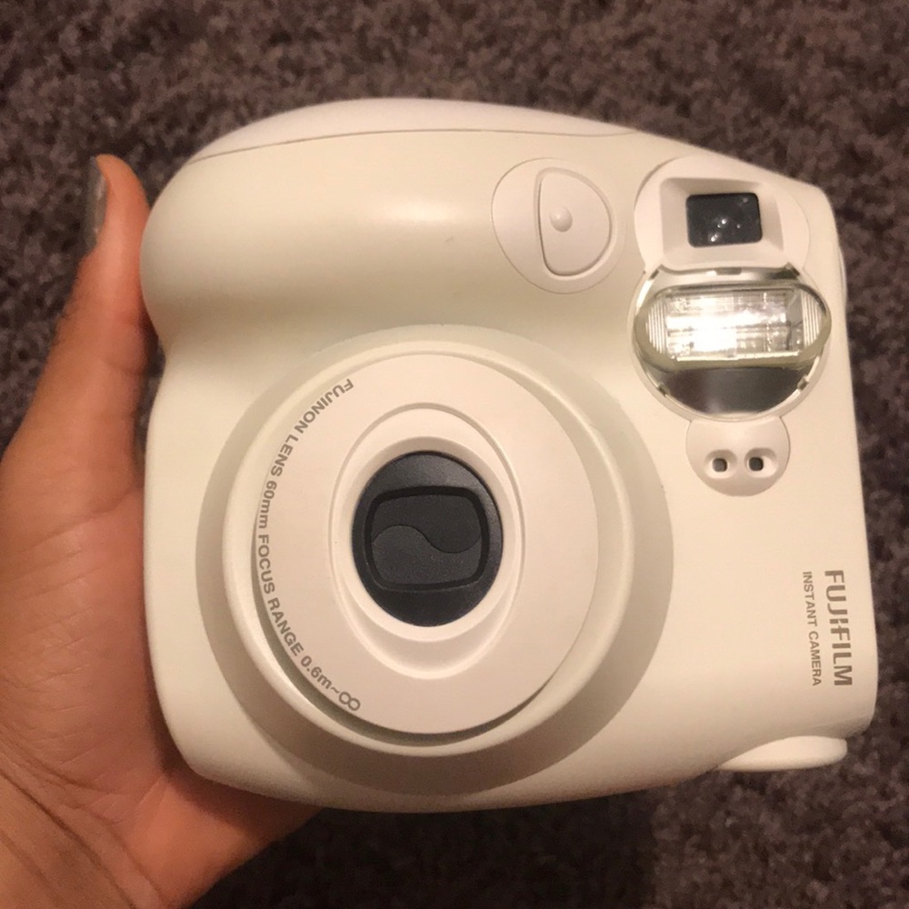 Instant camera - Picture 3 of 3